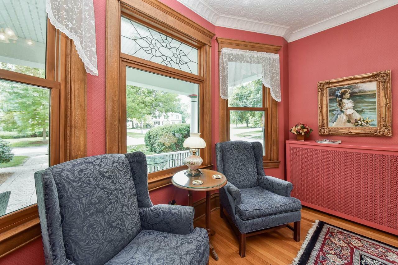 Harrison House Bed & Breakfast Naperville Exterior foto